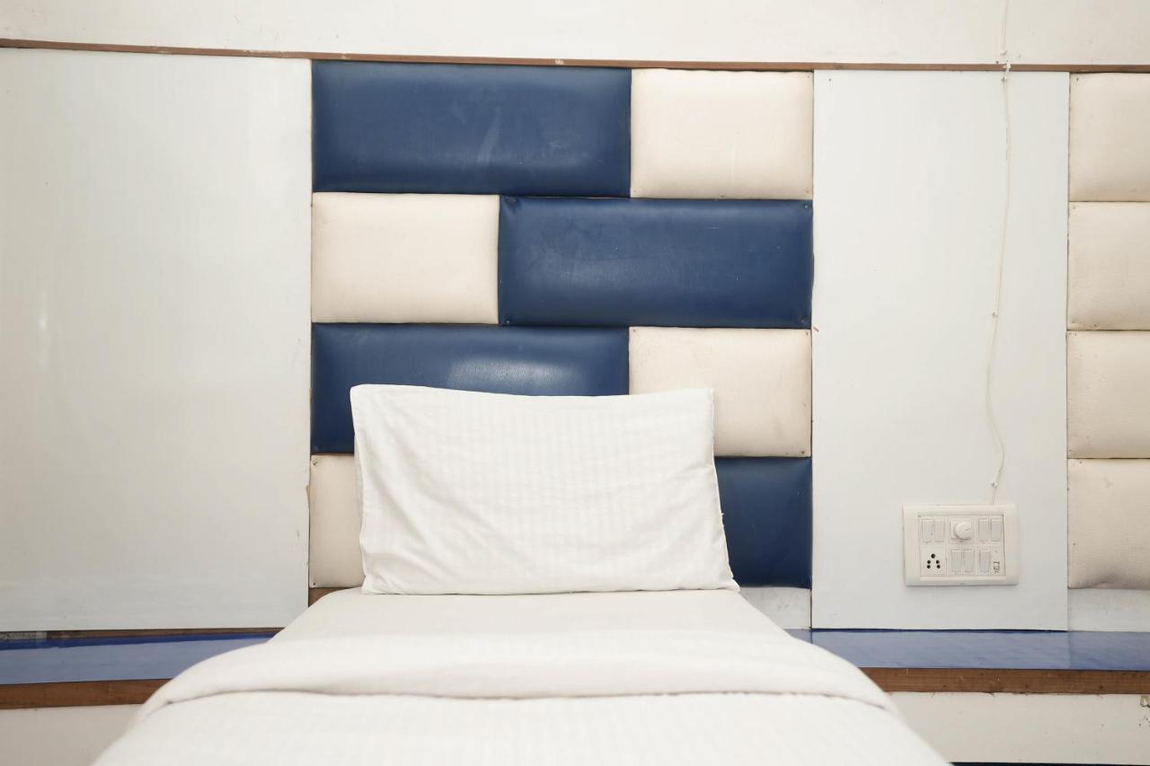 Hotel Sai Dham International 3*
